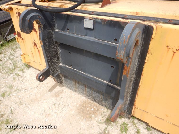 image for item DS8127 M-B  wheel loader broom