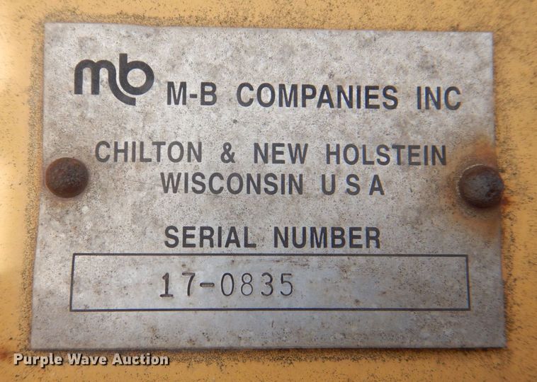 image for item DS8127 M-B  wheel loader broom