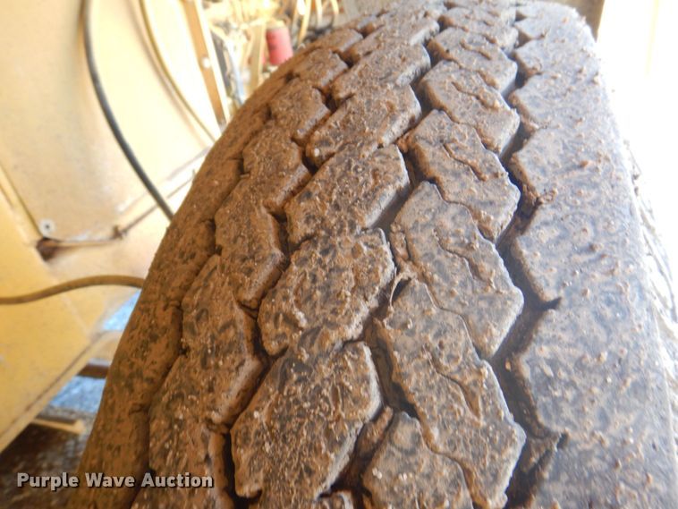 image for item DS8148 1991 Rosco Flaherty SPR-H  chip spreader