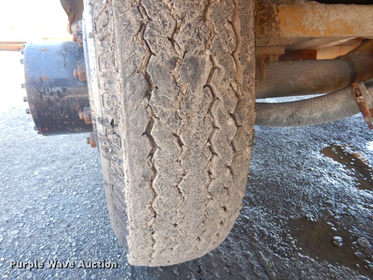 image for item DS8148 1991 Rosco Flaherty SPR-H  chip spreader