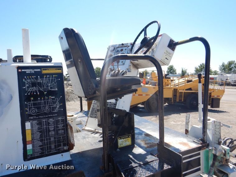 image for item DS8150 1986 Ingersoll Rand MW175  milling machine