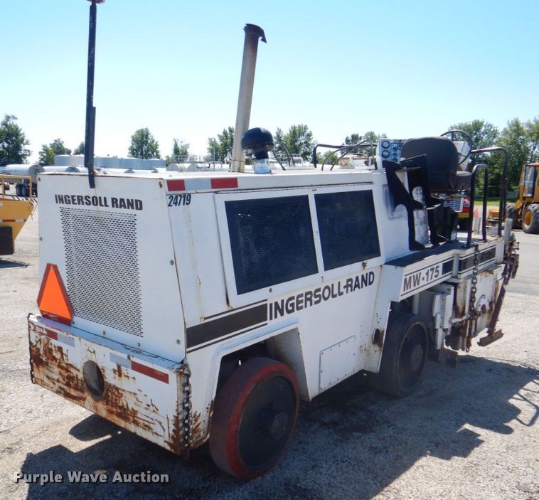 image for item DS8151 1986 Ingersoll Rand MW175  milling machine