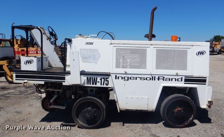 image for item DS8152 1986 Ingersoll Rand MW175  milling machine