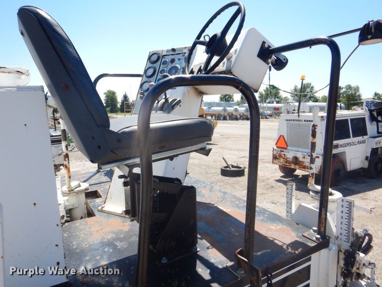 image for item DS8152 1986 Ingersoll Rand MW175  milling machine