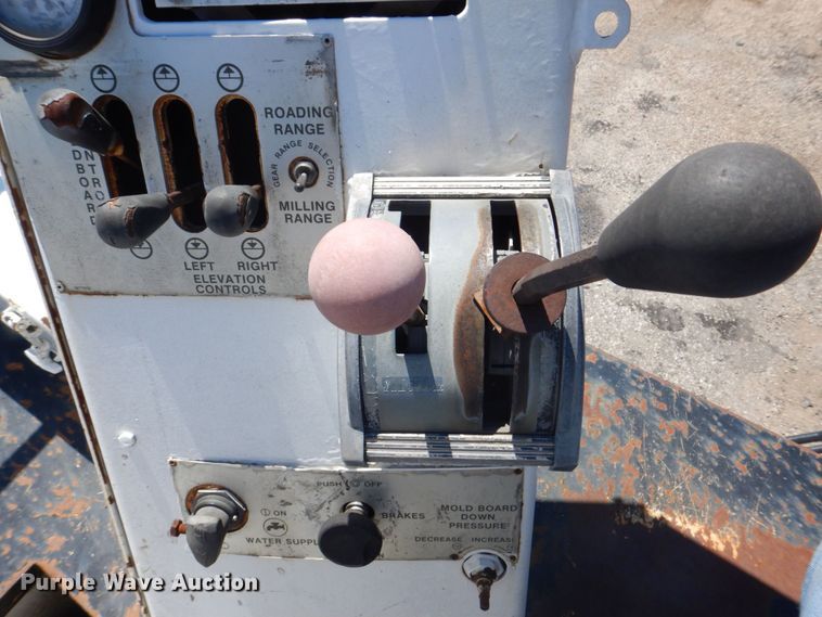 image for item DS8152 1986 Ingersoll Rand MW175  milling machine