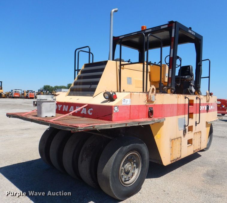 image for item DS8154 1999 Dynapac CP271  pneumatic roller