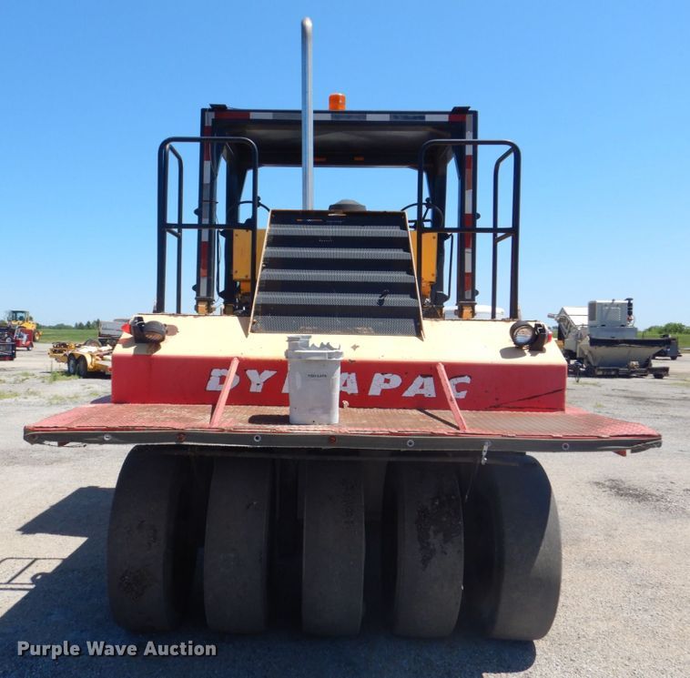 image for item DS8154 1999 Dynapac CP271  pneumatic roller