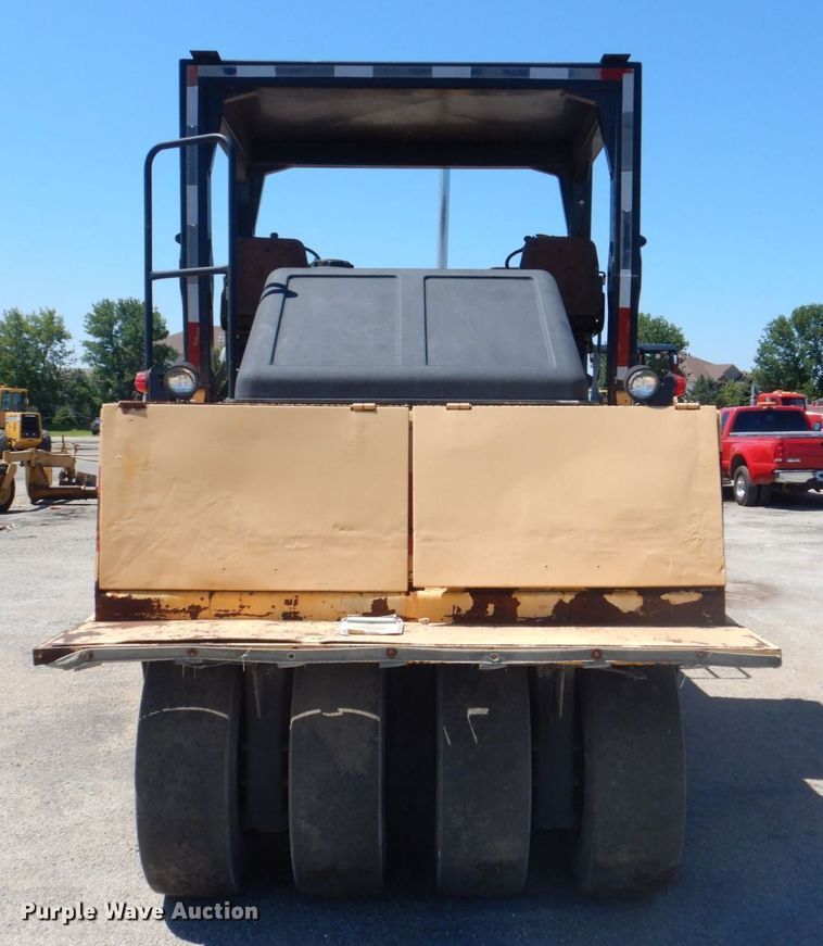 image for item DS8154 1999 Dynapac CP271  pneumatic roller