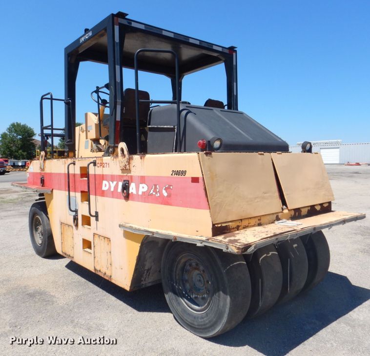 image for item DS8154 1999 Dynapac CP271  pneumatic roller