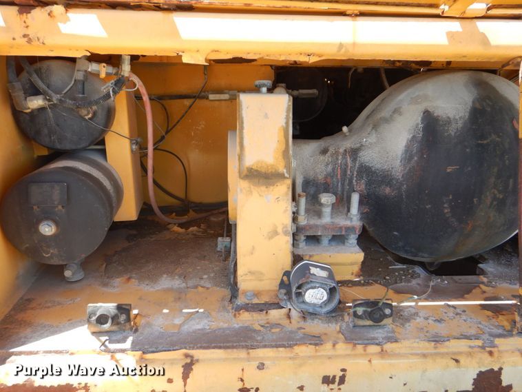 image for item DS8154 1999 Dynapac CP271  pneumatic roller