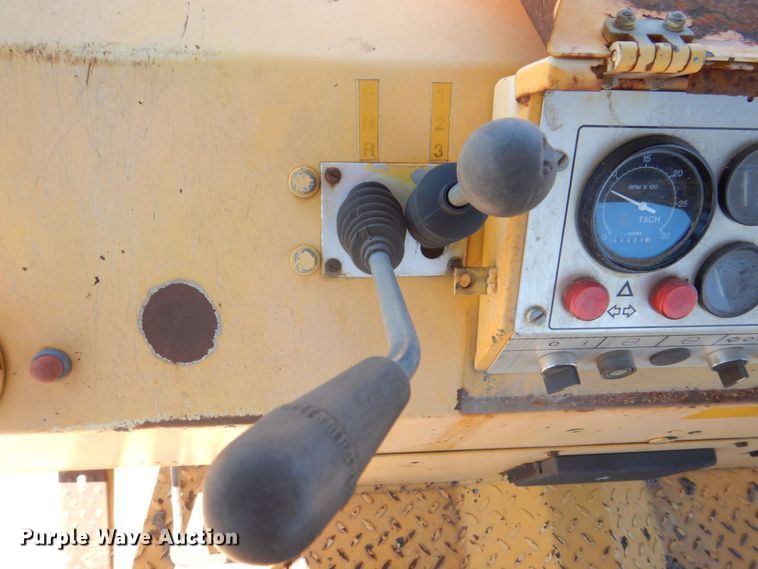 image for item DS8154 1999 Dynapac CP271  pneumatic roller