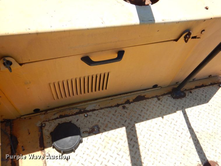 image for item DS8154 1999 Dynapac CP271  pneumatic roller