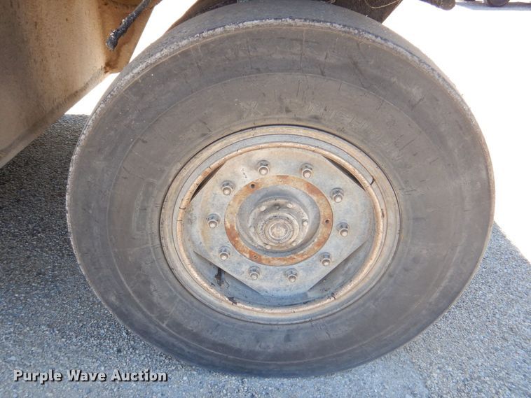 image for item DS8154 1999 Dynapac CP271  pneumatic roller