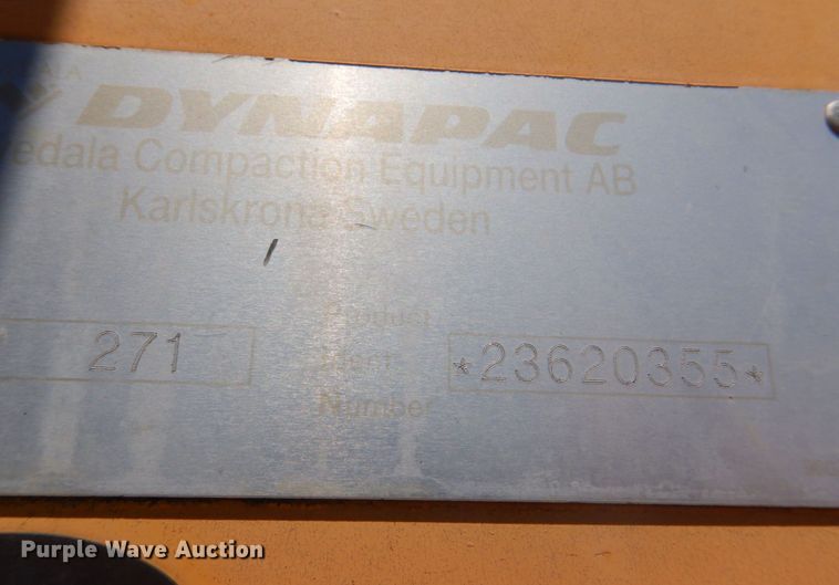 image for item DS8154 1999 Dynapac CP271  pneumatic roller