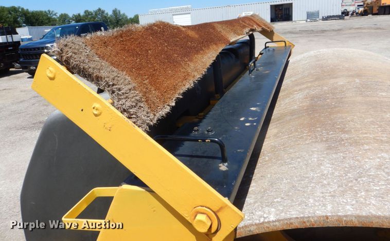 image for item DS8155 2003 Sakai SW850  double drum vibratory roller