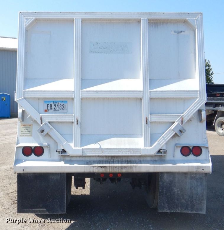 image for item DS8159 1993 Cornhusker  end dump pup trailer