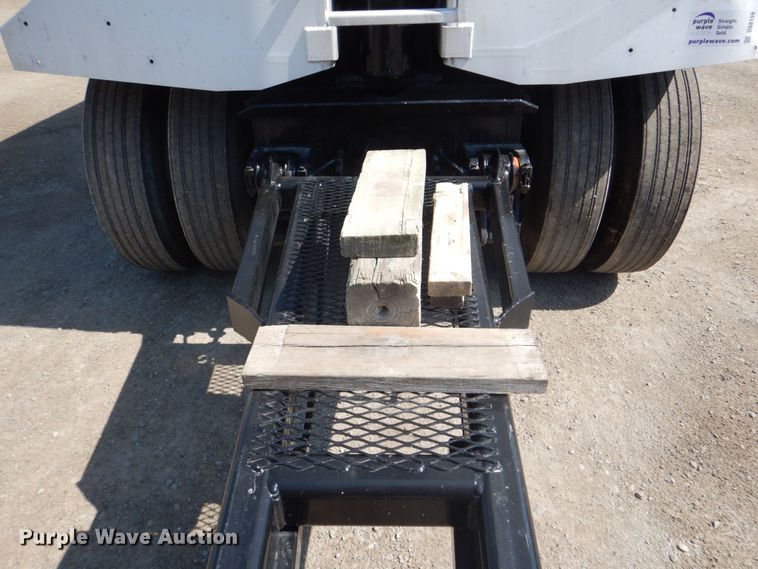 image for item DS8159 1993 Cornhusker  end dump pup trailer