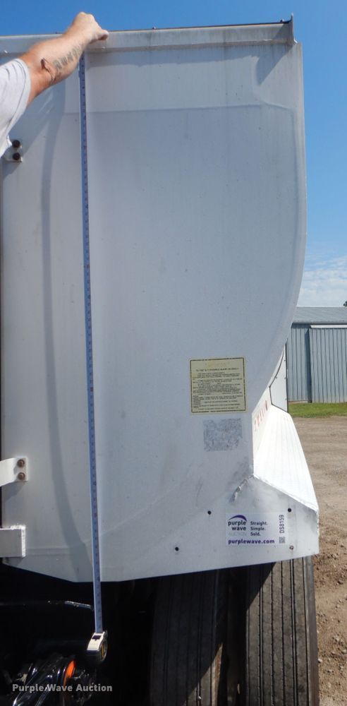 image for item DS8159 1993 Cornhusker  end dump pup trailer