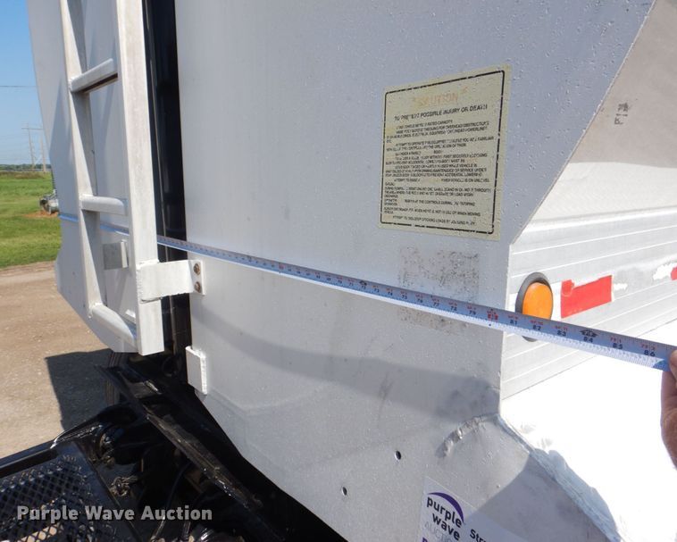 image for item DS8159 1993 Cornhusker  end dump pup trailer