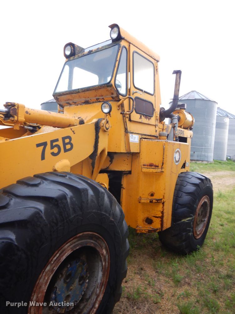image for item DS8162 Clark 75B  wheel loader