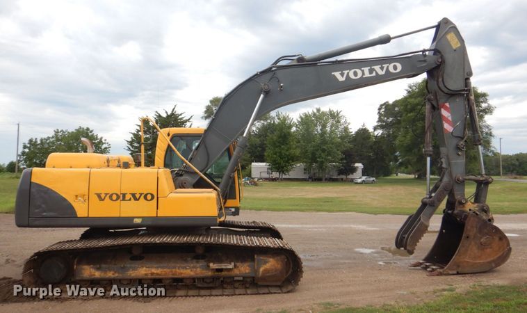 image for item DS8163 2005 Volvo EC210BLC  excavator