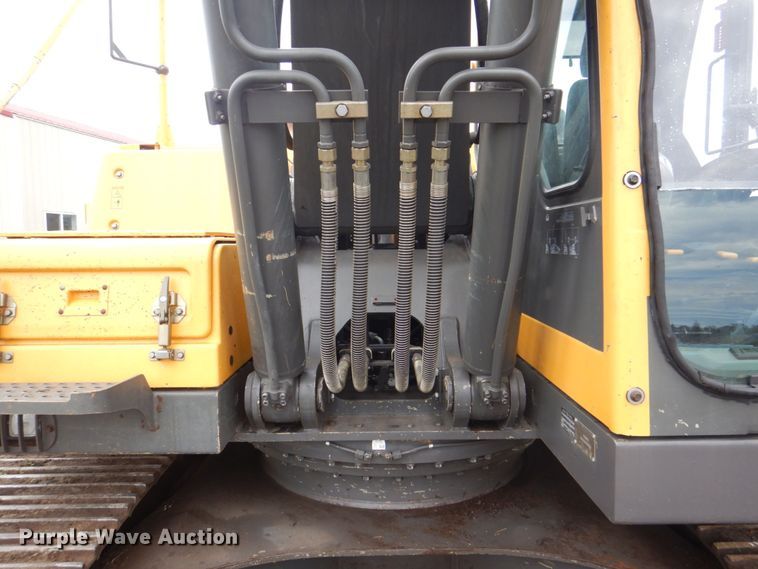 image for item DS8163 2005 Volvo EC210BLC  excavator