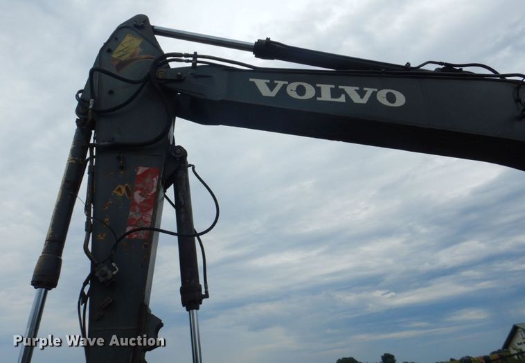 image for item DS8163 2005 Volvo EC210BLC  excavator