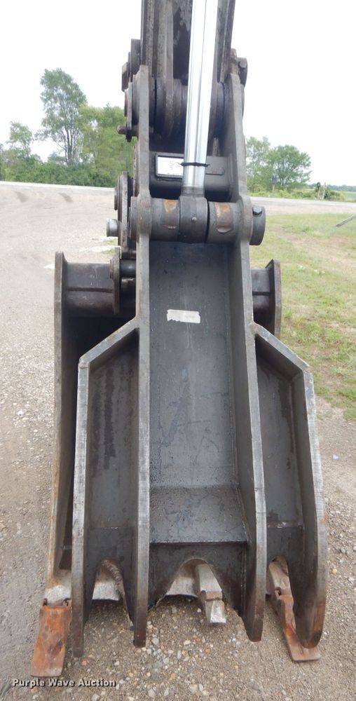 image for item DS8163 2005 Volvo EC210BLC  excavator