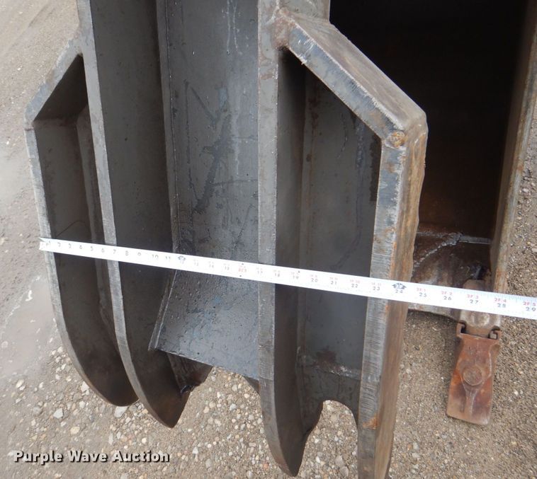 image for item DS8163 2005 Volvo EC210BLC  excavator