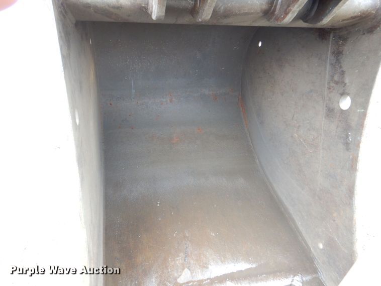 image for item DS8163 2005 Volvo EC210BLC  excavator