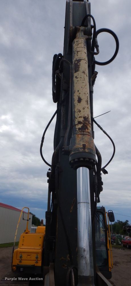 image for item DS8163 2005 Volvo EC210BLC  excavator