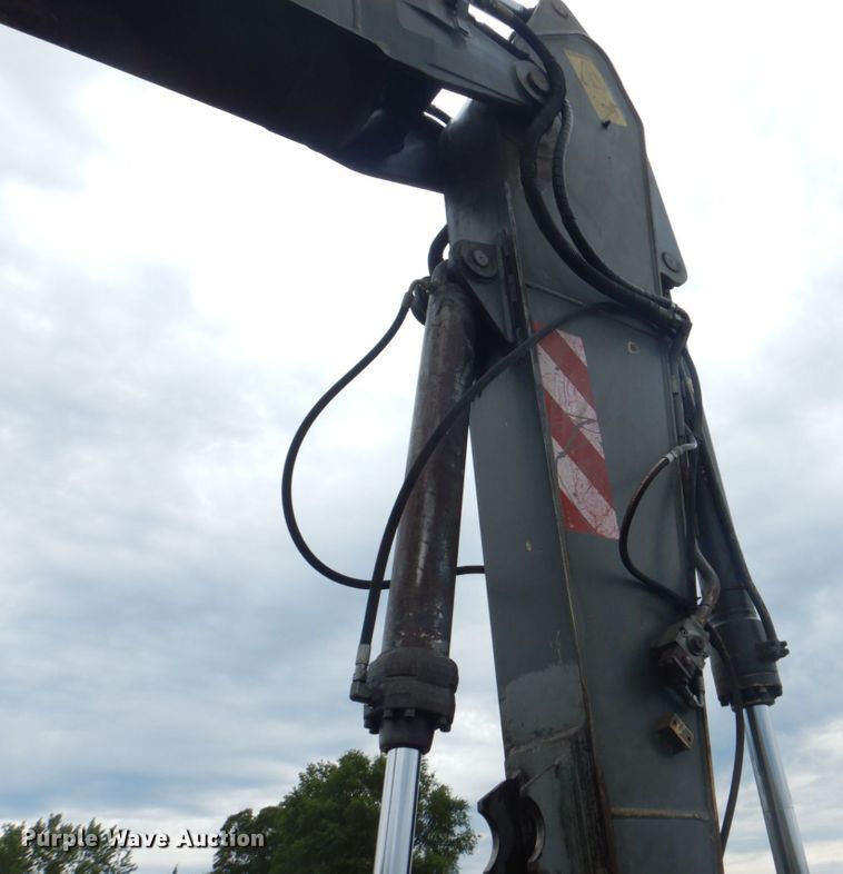 image for item DS8163 2005 Volvo EC210BLC  excavator