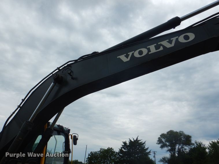 image for item DS8163 2005 Volvo EC210BLC  excavator