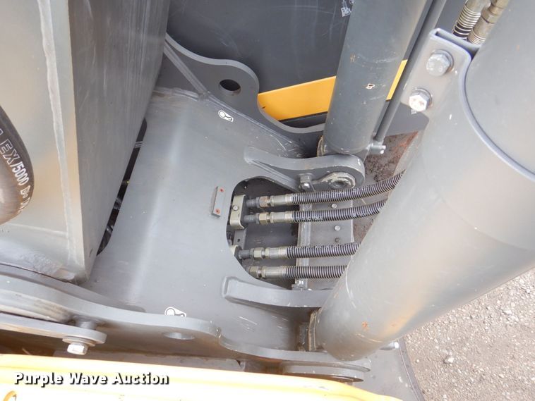 image for item DS8163 2005 Volvo EC210BLC  excavator