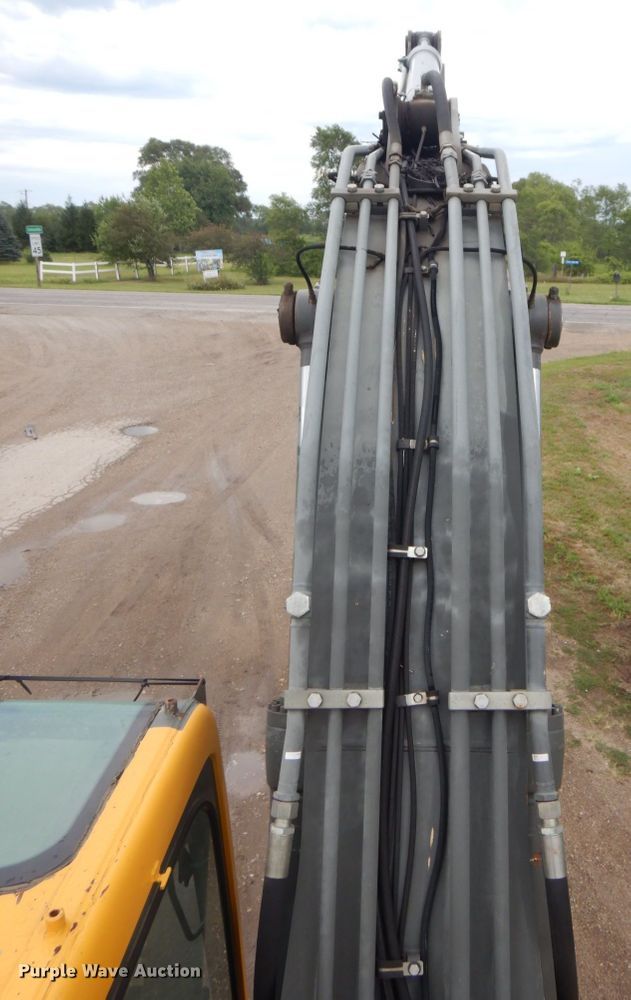 image for item DS8163 2005 Volvo EC210BLC  excavator