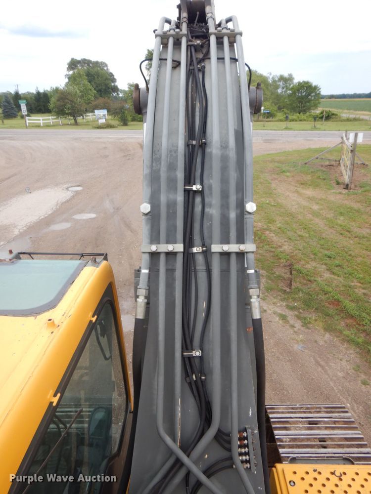 image for item DS8163 2005 Volvo EC210BLC  excavator