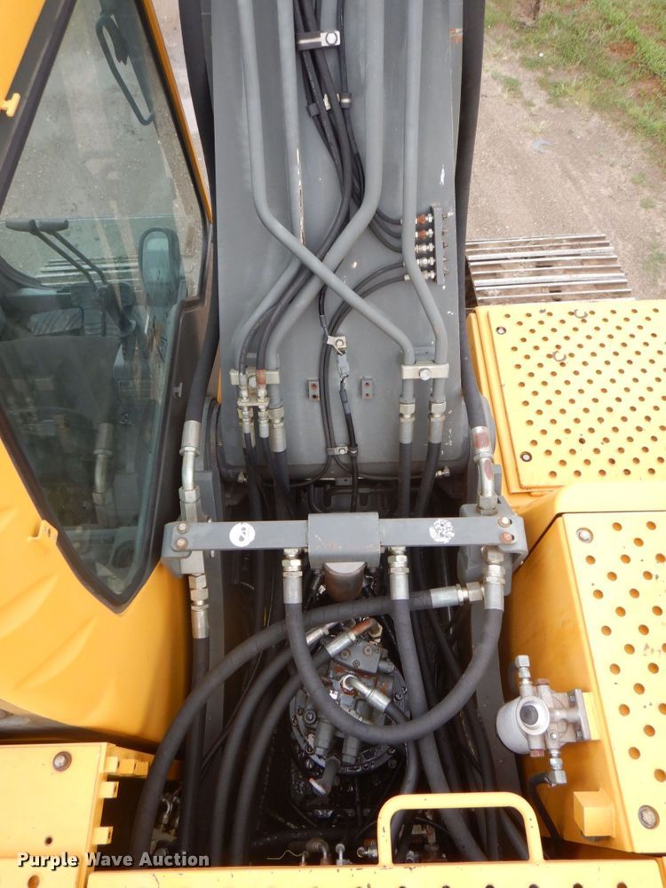 image for item DS8163 2005 Volvo EC210BLC  excavator