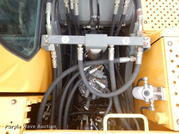 image for item DS8163 2005 Volvo EC210BLC  excavator