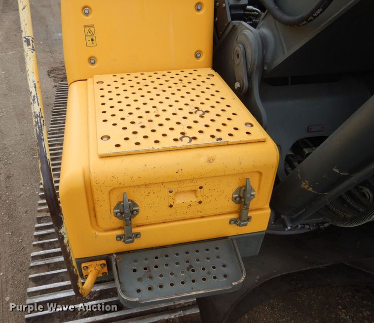 image for item DS8163 2005 Volvo EC210BLC  excavator