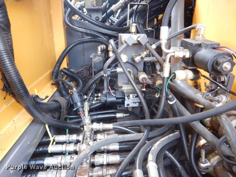 image for item DS8163 2005 Volvo EC210BLC  excavator