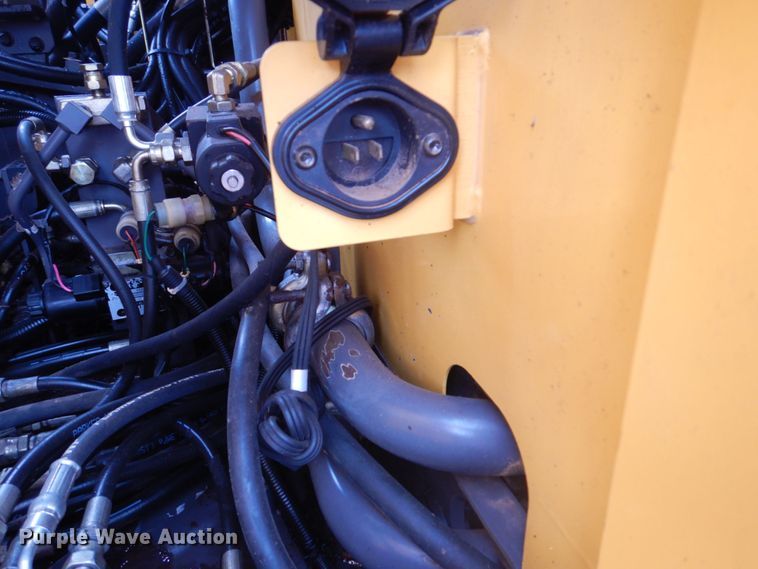 image for item DS8163 2005 Volvo EC210BLC  excavator