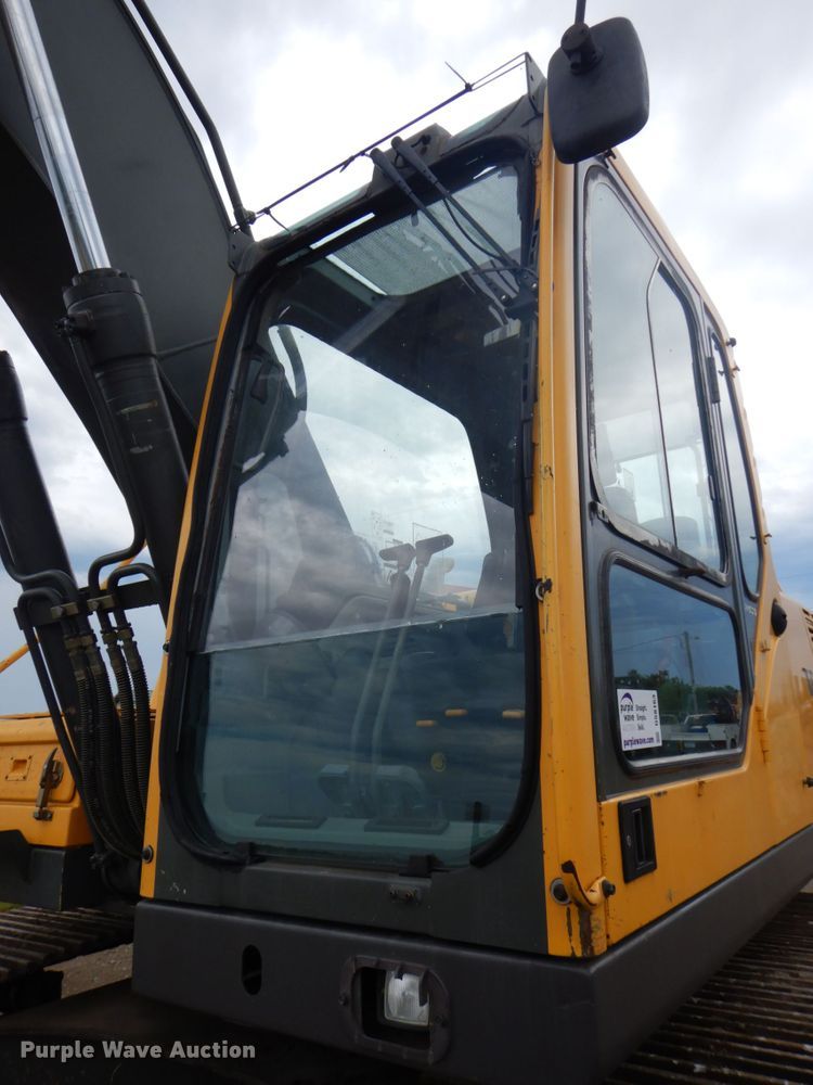 image for item DS8163 2005 Volvo EC210BLC  excavator