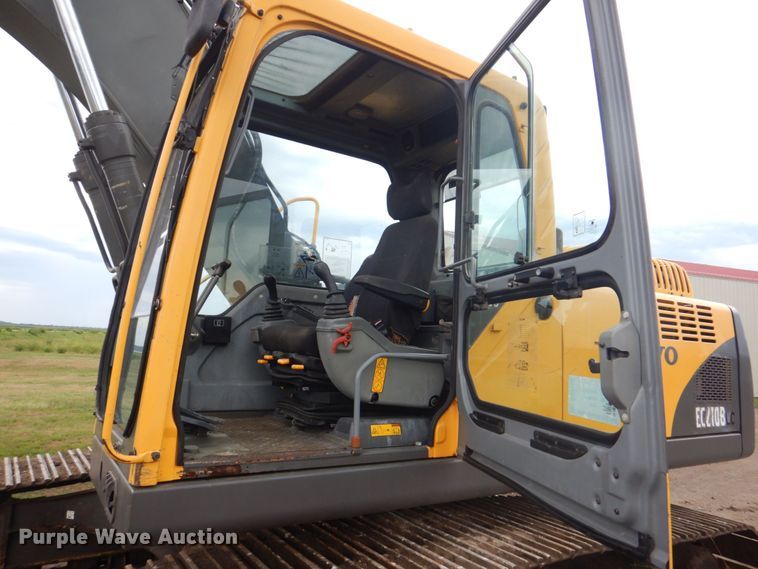 image for item DS8163 2005 Volvo EC210BLC  excavator