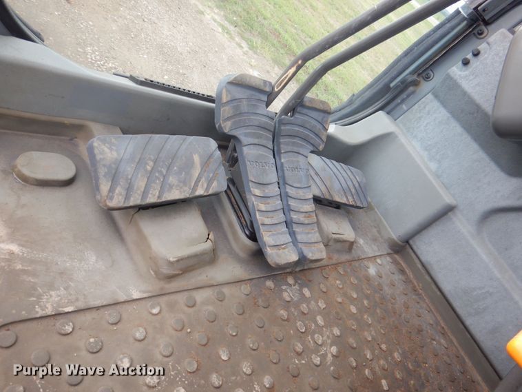 image for item DS8163 2005 Volvo EC210BLC  excavator