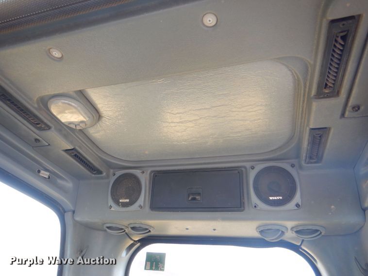 image for item DS8163 2005 Volvo EC210BLC  excavator