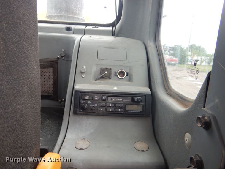 image for item DS8163 2005 Volvo EC210BLC  excavator