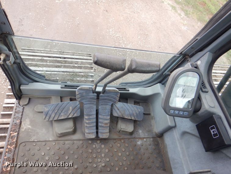 image for item DS8163 2005 Volvo EC210BLC  excavator