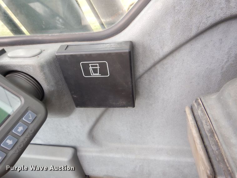 image for item DS8163 2005 Volvo EC210BLC  excavator