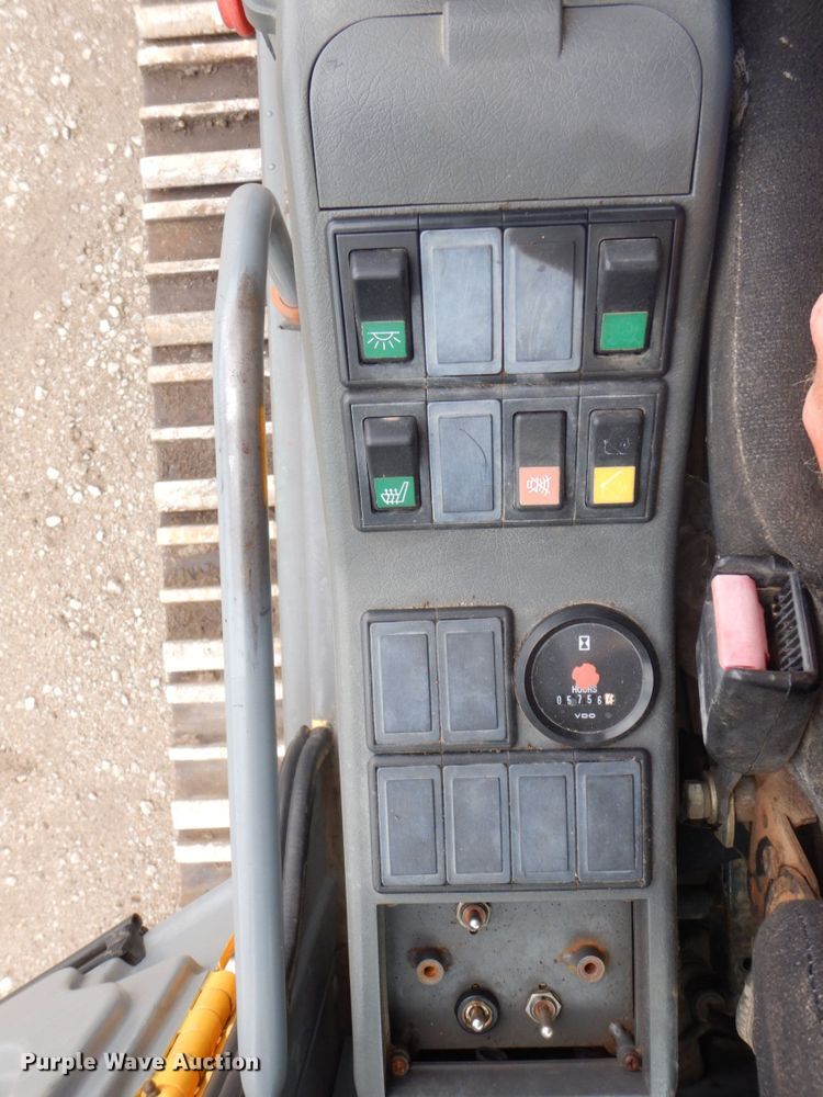 image for item DS8163 2005 Volvo EC210BLC  excavator