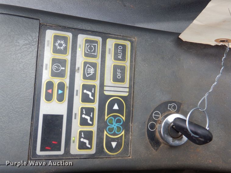 image for item DS8163 2005 Volvo EC210BLC  excavator